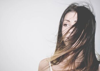 Kako sprečiti lomljenje kose i ispucale krajeve