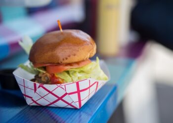 Food truck thursdays u Ravinia District: Uživajte u hrani i muzici