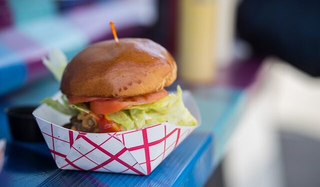 Food truck thursdays u Ravinia District: Uživajte u hrani i muzici