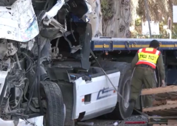 Sudar kamiona u West Dundee-u: Jedan vozač poginuo, drugi teško povređen