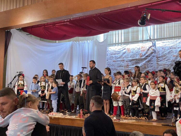 Prva liturgija i osvećenje hrama Sv. Nikole u Lyonsu Aktuelnosti US