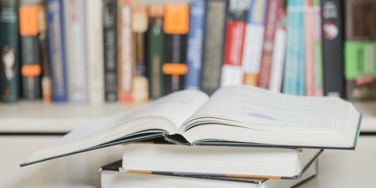 Upoznavanje i druženje sa autorima na sajmu knjiga u biblioteci Northbrook