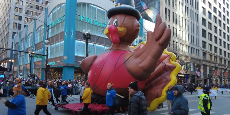 Čikaška parada za Dan zahvalnosti proslavlja 90 godina tradicije