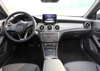 Mercedes-Benz unapređuje sistem za automatsko parkiranje