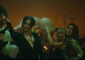 Andreana Čekić „srušila“ internet novom pesmom: Sa najboljim prijateljima napravila remek-delo (VIDEO)