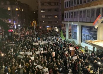 „Izađi, mala!“: Pesma uz koju su studenti prozvali Vučića stara je 40 godina, a pevala se i na koncertu svetski poznatog benda