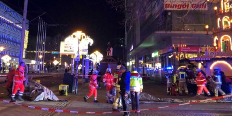 Uleteo automobilom na božićnoj pijaci u Nemačkoj: Više mrtvih, najmanje 200 povređenih