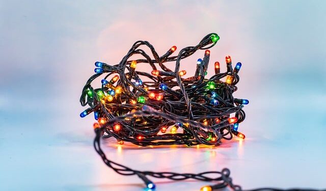 Da li je legalno ukrasiti automobil božićnim lampicama u Misuriju ili Ilinoisu?