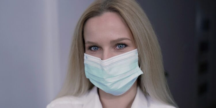 Bolnice u Ilinoisu uvode obavezne maske zbog porasta respiratornih infekcija