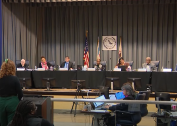 Nastavnici u Čikagu protestuju pred poslednjim sastankom trenutnog školskog odbora