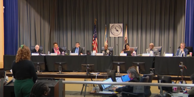 Nastavnici u Čikagu protestuju pred poslednjim sastankom trenutnog školskog odbora