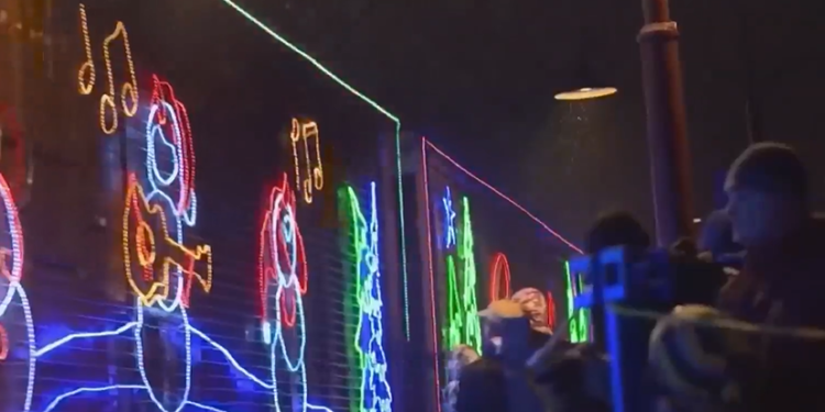 Kanadski praznični voz u Čikagu: Donosi muziku i svetlost tokom decembra
