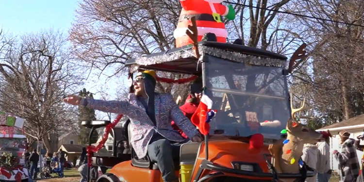 Merry Cary Holiday Parade & Festival 2024: Porodična zimska magija u Ilinoisu