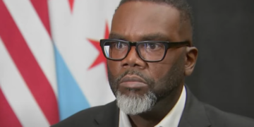 Gradonačelnik Johnson započinje budžetske pregovore ranije zbog očekivanog manjka većeg od milijardu USD