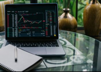 Šta čeka Srbiju posle novih Trumpovih carina: Posledice po automobilsku i vojnu industriju