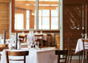 Čikaški ugostitelji: Sve više ljudi ostavlja ostatke hrane u restoranima