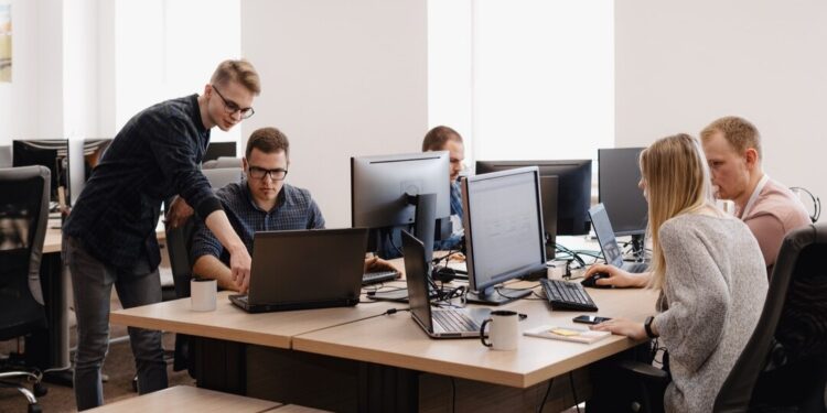 Posao u martu dobilo oko 11.000 ljudi: Programeri u Srbiji i dalje najtraženiji