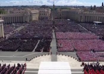 Sahranjen papa Franja, 400.000 ljudi ispratilo poglavara rimokatoličke crkve