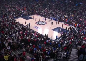 Aron Gordon zakucao Kliperse u poslednjoj stotinki, fantastična partija Nikole Jokića