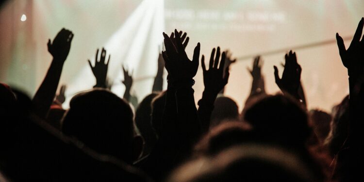 Miche Fest se vraća u Čikago ovog leta: Danny Ocean i Grupo Firme predvode spektakl na Oakwood Beach-u