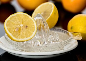 Četiri fantastična načina da iskoristite koru limuna u svakodnevnoj ishrani
