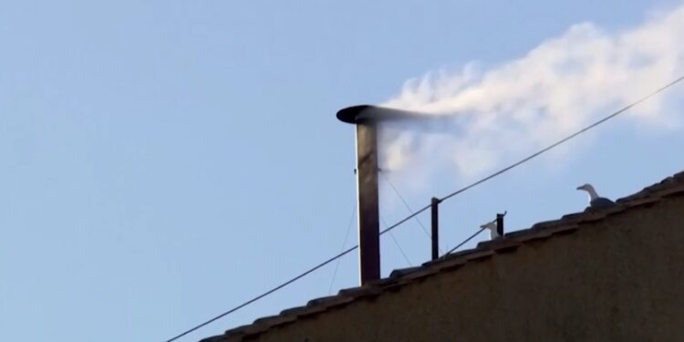 Beli dim iznad Sikstinske kapele, prvi Amerikanac na čelu Rimokatoličke crkve