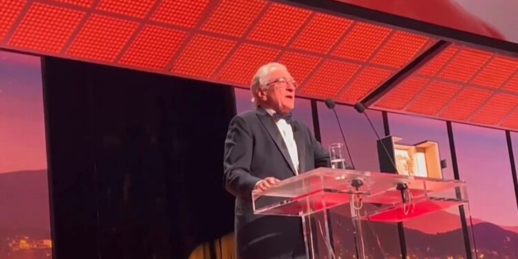 De Niro isprozivao Trumpa u Kanu: Svi pričaju o oštrom govoru slavnog glumca