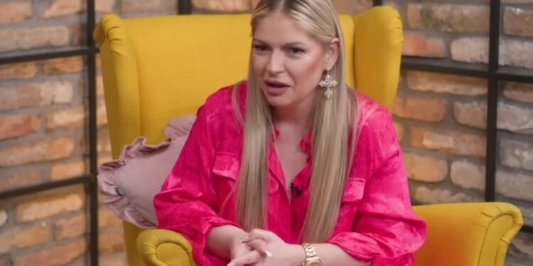 Vanja Mijatović promenila ime: Pevačica izvadila i novu ličnu kartu