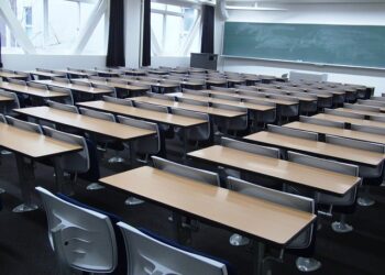 Skandal u školi u Ilinoisu: Troje zaposlenih dobilo otkaz zbog neprikladnog ponašanja prema učeniku