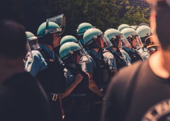 Dok Ministarstvo pravde odustaje od reformi u drugim gradovima, Čikago ostaje „nedodirljiv”