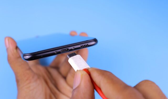 Ove greške troše bateriju! Evo kako da vam telefon izdrži ceo dan bez punjača