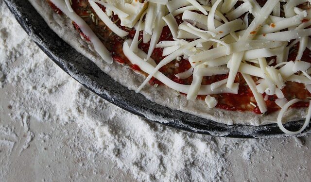 Prva deep dish pizza nastala slučajno? Otkrivamo tajnu čuvenog čikaškog recepta iz 1943.