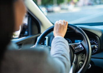 Uvodi li Ilinois porez po pređenoj milji? Evo šta vozači treba da znaju