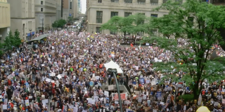 Ogromni protesti “No Kings” tresu Čikago i predgrađa: Hiljade poručuju “Nećemo kralja!”
