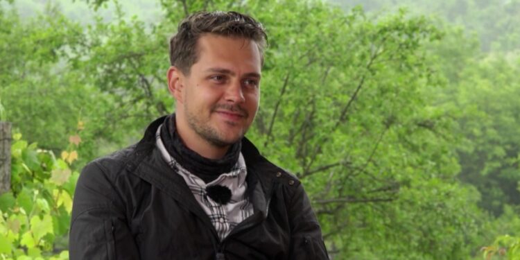 Uživa u čarima roditeljstva: Miloš Biković sa sinom i suprugom otputovao u luksuzno odmaralište