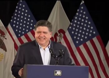 Guverner Ilinoisa oštro kritikovao odluku Vrhovnog suda o ograničenju prava na državljanstvo