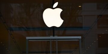 Apple menja pravila igre: Sklopivi iPhone dolazi, procureli prvi detalji!
