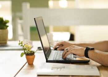 Zbog ICE istrage, Čikago obustavlja onlajn prijave za CityKey kartice – evo šta to znači za imigrante