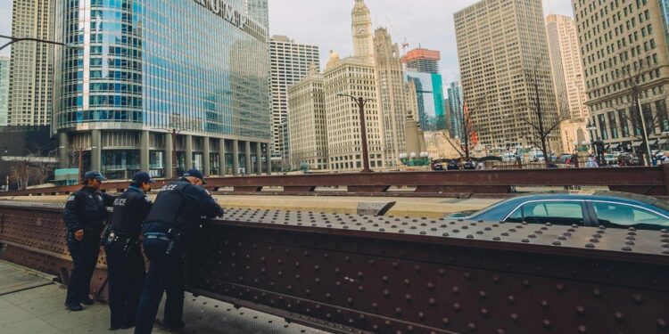 Novi policajci u Čikagu nisu dobili nijednu platu