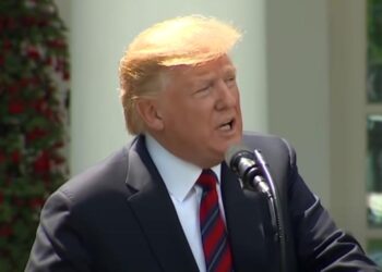 Trump upozorava Iran: „Odgovor SAD-a biće razoran kao nikada pre“