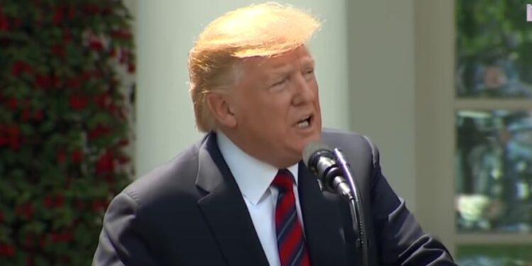 Trump upozorava Iran: „Odgovor SAD-a biće razoran kao nikada pre“