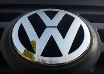 Volkswagen nadmudrio Teslu: Robotaksi ID Buzz AD stiže pre Musk-ove vizije