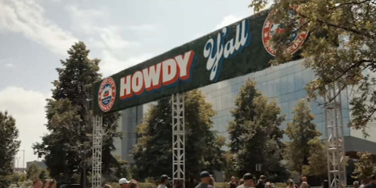 Roštilj, pivo i kantri zvukovi: Sve što treba da znate o Windy City Smokeout festivalu ovog vikenda u Čikagu