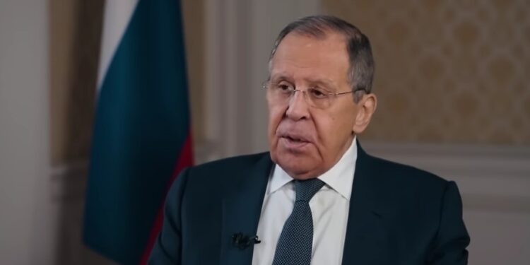 Lavrov o Srbiji: Nadamo se da se Zapad neće upuštati u obojenu revoluciju