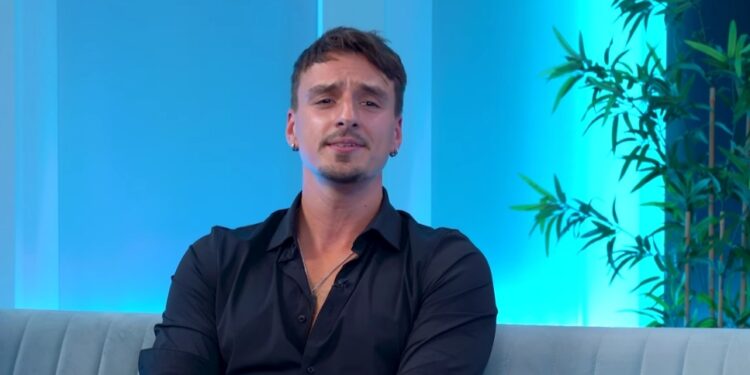 Harizma, glas i duša: Adi Šoše pesmom “Vila” budi emocije (VIDEO)