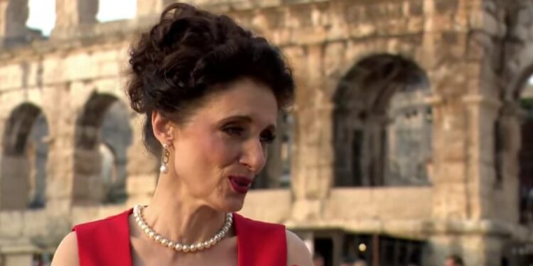 Godinama slušamo Doris Dragović, a retko ko zna njeno pravo ime: Evo šta joj piše u ličnoj karti