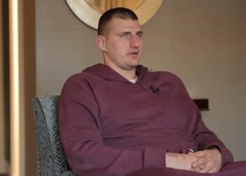 Jokićeva turneja po Kini: Trkanje sa brzim vozom, 30 hiljada fanova u Pekingu i natpis na ćirilici