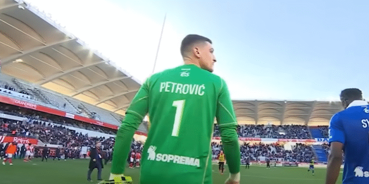 Bitka Premijer ligaša za Đorđa Petrovića: Tri kluba žele srpskog golmana