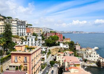 Gužve, redovi, haos: Turisti preplavili Italiju i Grčku