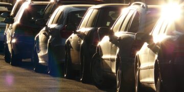 Čikago ukida obavezna parking mesta: Grad se okreće gušćoj stambenoj gradnji bez automobila